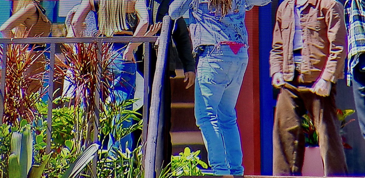 Na tarde de hoje em #AFazenda17 ⁩🐓
⁦<a href="/recordtvoficial/">RECORD</a>⁩ ⁦<a href="/_recordplus/">RecordPlus</a>⁩
⁦<a href="/afazendarecord/">A Fazenda</a>⁩ ⁦<a href="/GalisteuOficial/">Adriane Galisteu</a>⁩