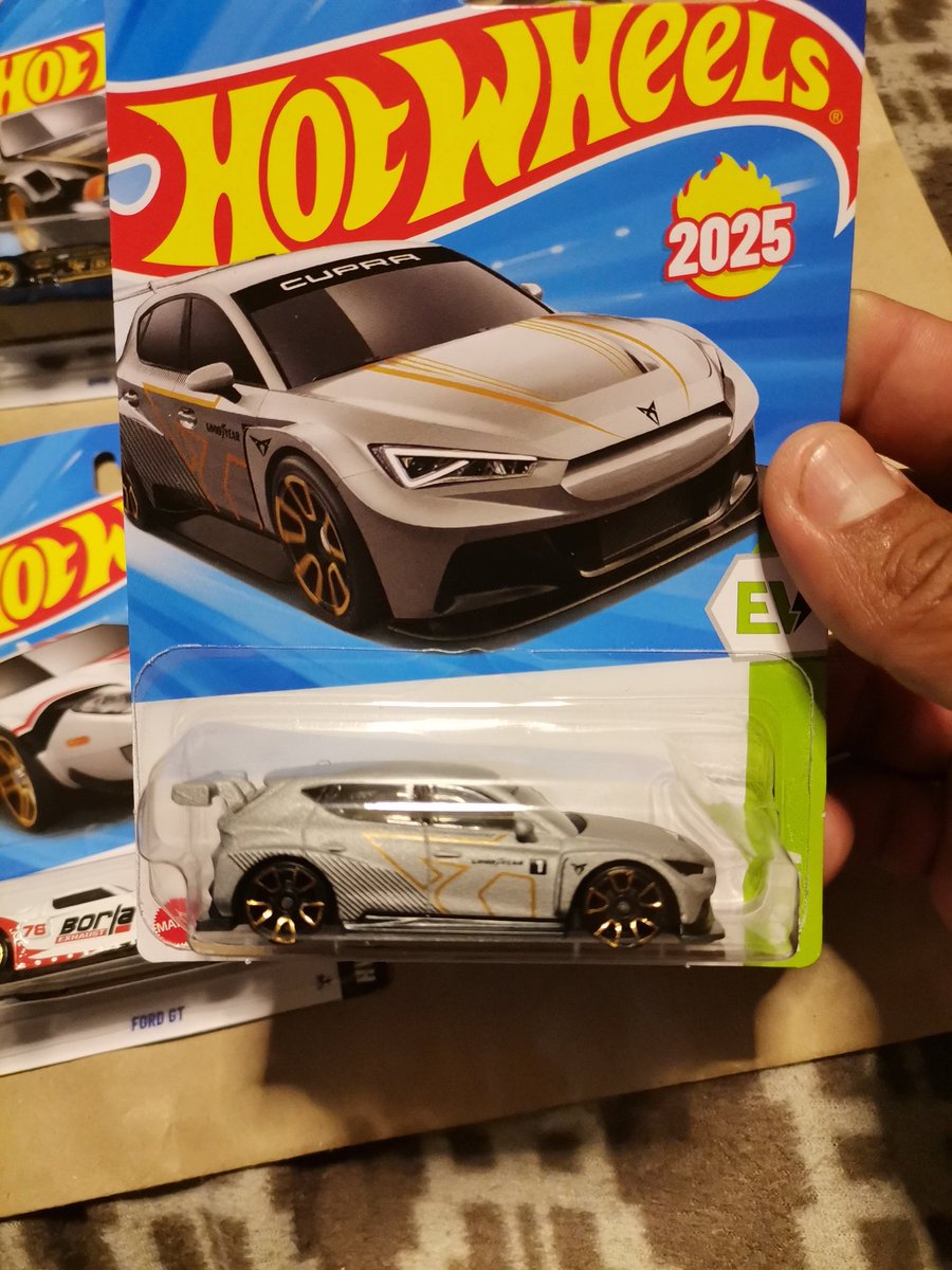 MeintzNekro's tweet photo. Hoy me topé con un Cupra E-Racer y un Mustang 😍 https://t.co/BoAWCjSYVi