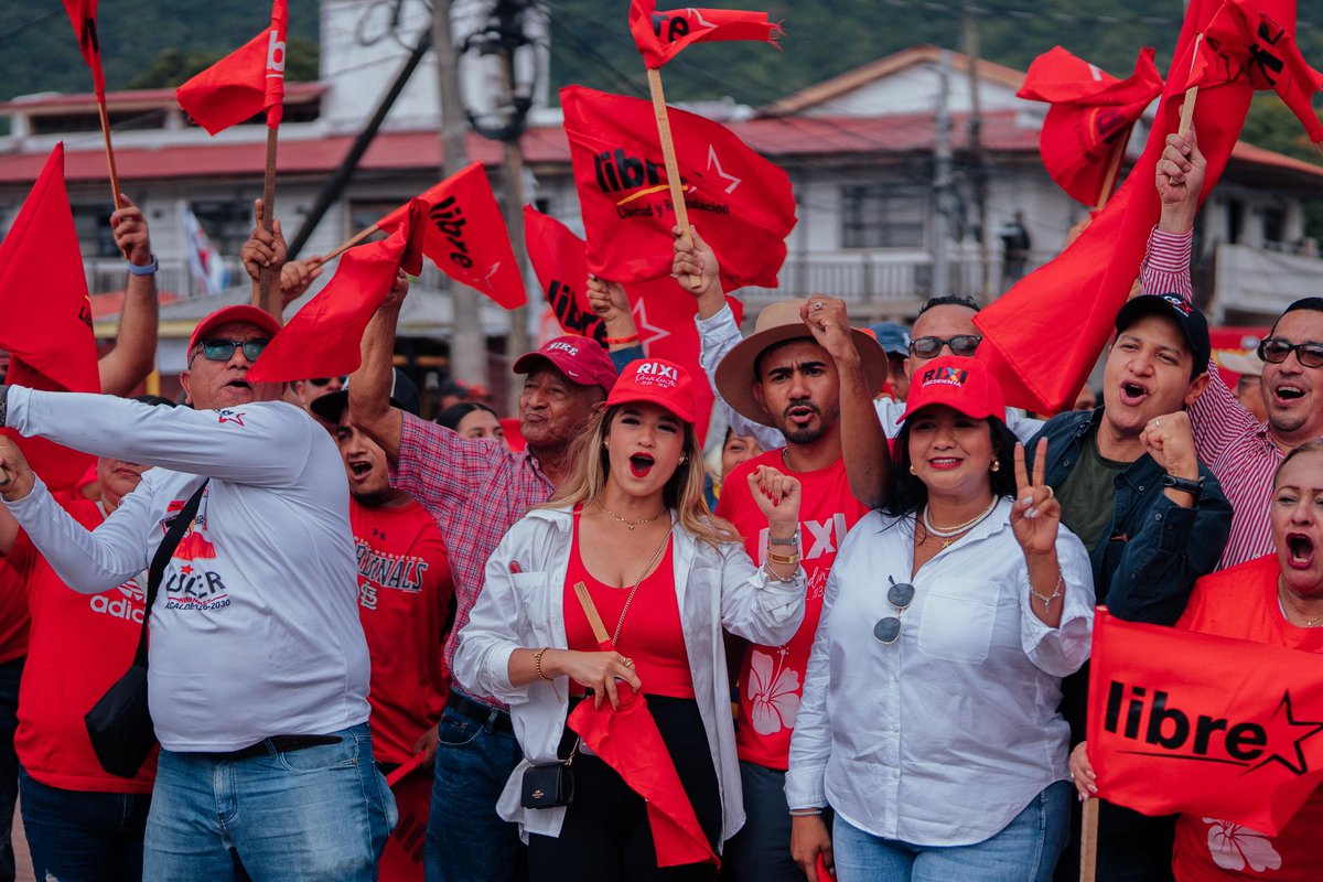 Trujillo, tierra de memoria y lucha, abrió sus brazos a Rixi Moncada. Entre lluvia y esperanza, el pueblo reafirmó que la profundización  de la refundación es irreversible y que ella será la próxima presidenta.

"Ustedes que están aquí, que han viajado desde sus comunidades,