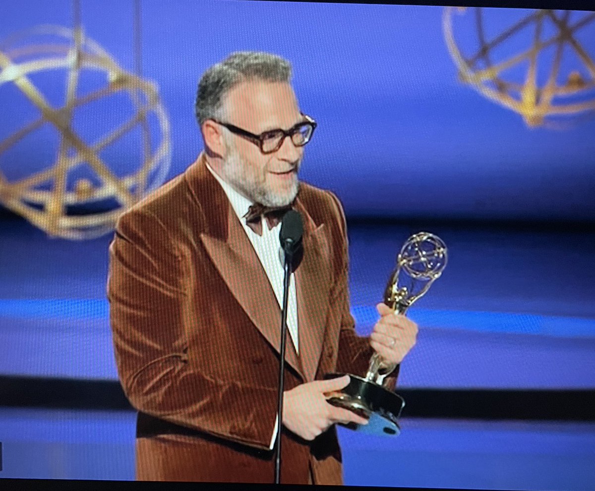 I think Seth forgot to thank a very important someone… Sal Saperstein. 🙂‍↕️ 
#Emmys #TheStudio