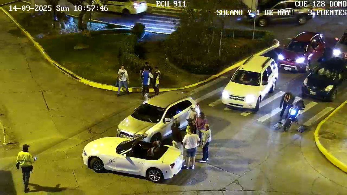Cuenca| Las cámaras de #VideovigilanciaECU911 brindan apoyo visual a un  accidente de tránsito que involucra a dos autos, en el sector de los Tres  Puentes, Av. Solano y Primero de Mayo. El #