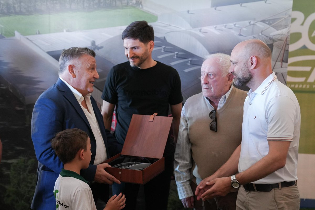 Santa Fe es esto. Industriales y gringos que a sus empresas le ponen el nombre o el apellido porque el mayor prestigio para su familia es ver crecer el negocio en el que trabajan todos los días, invertir cada peso que ganan, dar empleo y hacer grande a cada localidad santafesina.