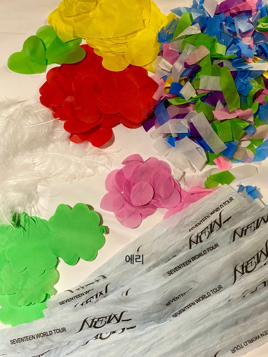 shua_enthusiast's tweet image. SEVENTEEN NEW_ TOUR CONFETTI ෆ˃̶͈̑.˂̶͈̑ෆ 

jun solo - feathers + white confetti
dk solo - clover leaf
joshua solo - pink petals
many songs - assorted plain confettis

+ ‘NEW_ seventeen world tour’ &amp;amp; assorted heart confettis

i luv confettis cuz of memories 🥺
#세븐틴 #seventeen