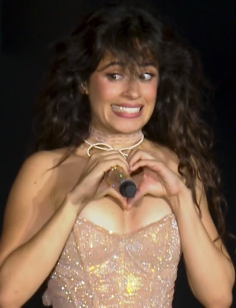 thekarilala's tweet photo. EU TE AMO MUITO, CAMILA CABELLO! https://t.co/pdoStewLJl