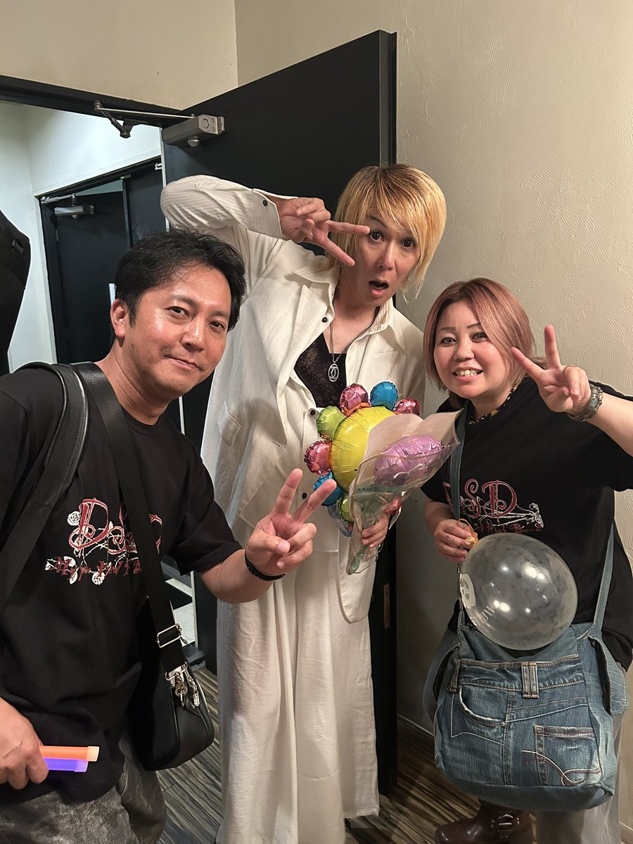 DsdDsd2012's tweet photo. SOMAヘブンズゲート‼️楽しかったぁぁ‼️出演者の皆様、スタッフの皆様、一緒に盛り上がってくれた皆様❣️本当にありがとうございました🥰TRUSHさん最高🥰
物販に置いてた手作りピアスやブレスレットも可愛い💕って気に入って買って頂けました🥰何よりお久しぶりの方々に会えて嬉しかったぁぁ😍 https://t.co/gR97s2pxFq