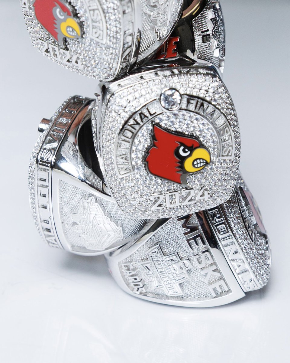 Ring shoot! 🌹

Lighting setup included a small 2ft beauty dish as the key light and an off camera flash as fill, placed low to the ground for added shape and depth.

Check out <a href="/cardsphoto/">Mark Harrell</a> instagram for the setup!