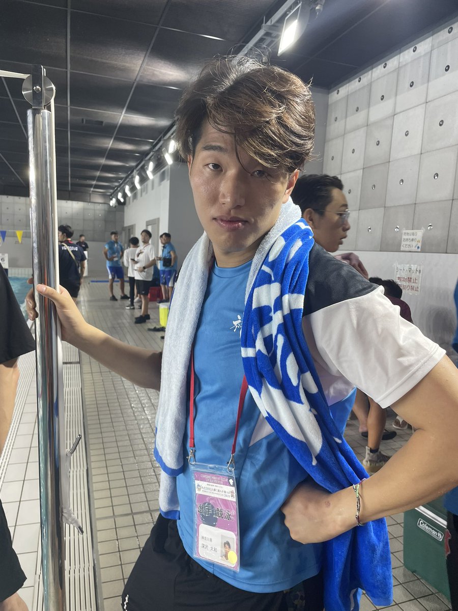 fly_t93's tweet photo. 競泳日本代表のビジュ＆SNS担当
YouTuber深沢選手。

だる絡みされてます🤦🏻‍♂️ https://t.co/HVaKMDsECm