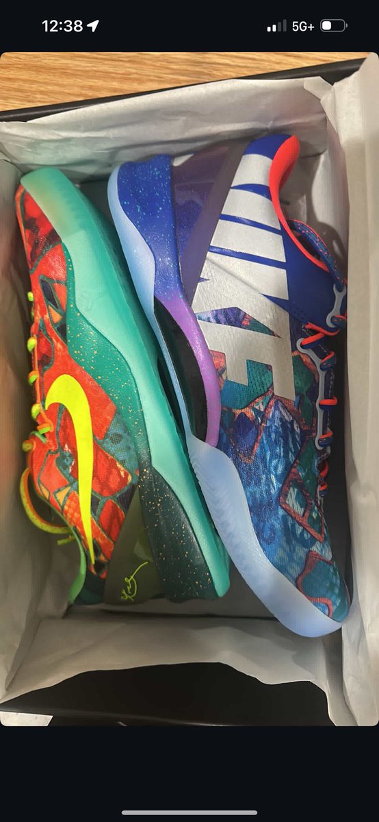 aidabakhos's tweet photo. @SellKicksSunday Kobe size 10 what that 200 plus shipping 
Kobe size 9.5 used rep box very clean 900$( open for negotiation) https://t.co/2oReeNicep