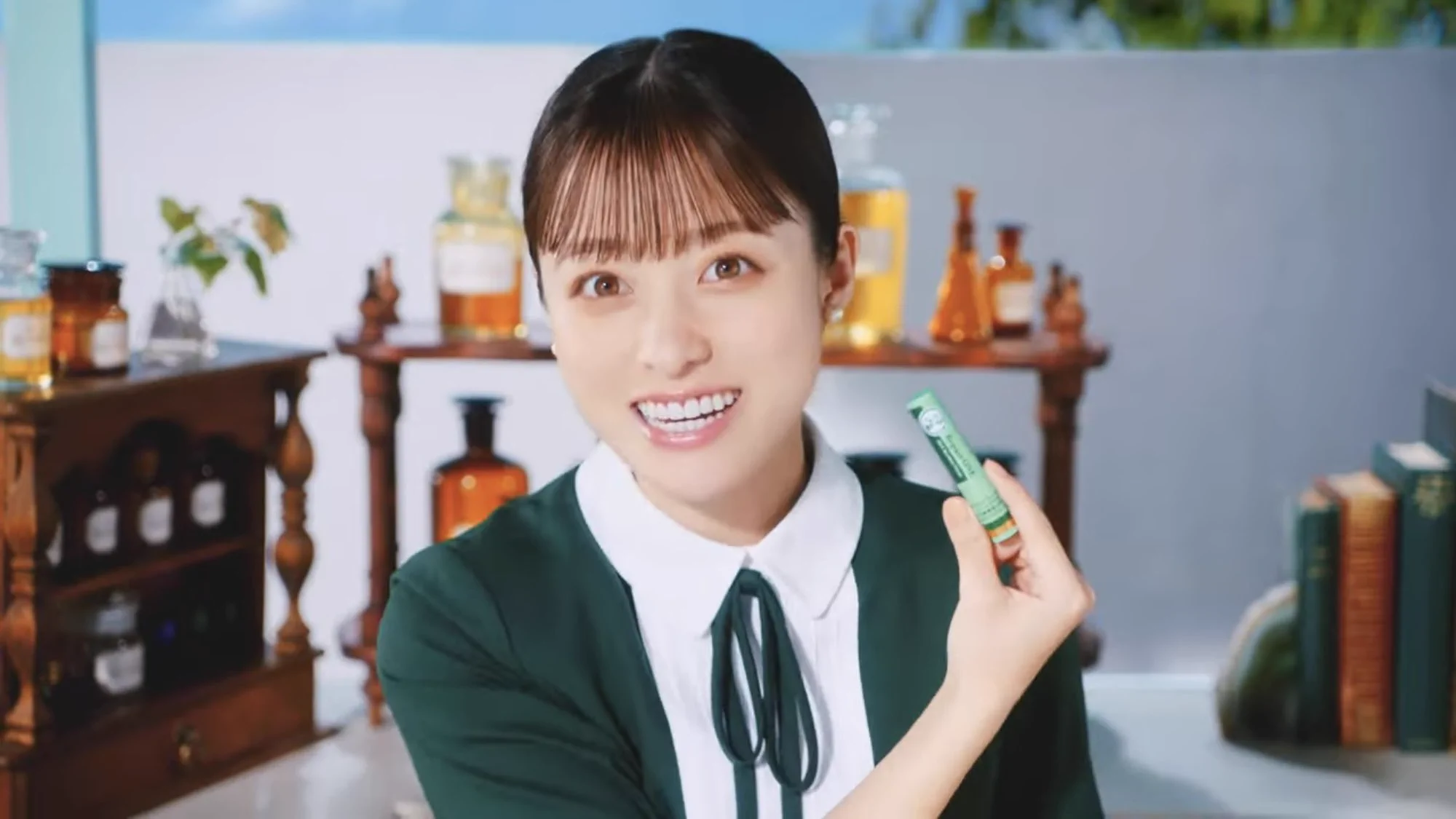 激レア 橋本環奈 リップ型BIGクッション メンソレータム ロート製薬 vitaminJP on X: 