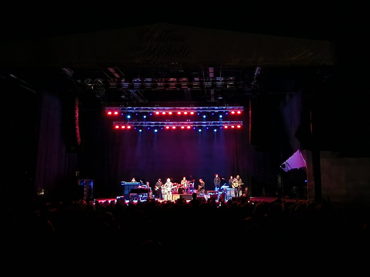 lserver362's tweet image. Sweetest show from the sweetest old man with the sweetest people in the sweetest place. Jackson Browne and my WA friends have my whole filled up heart 💖
