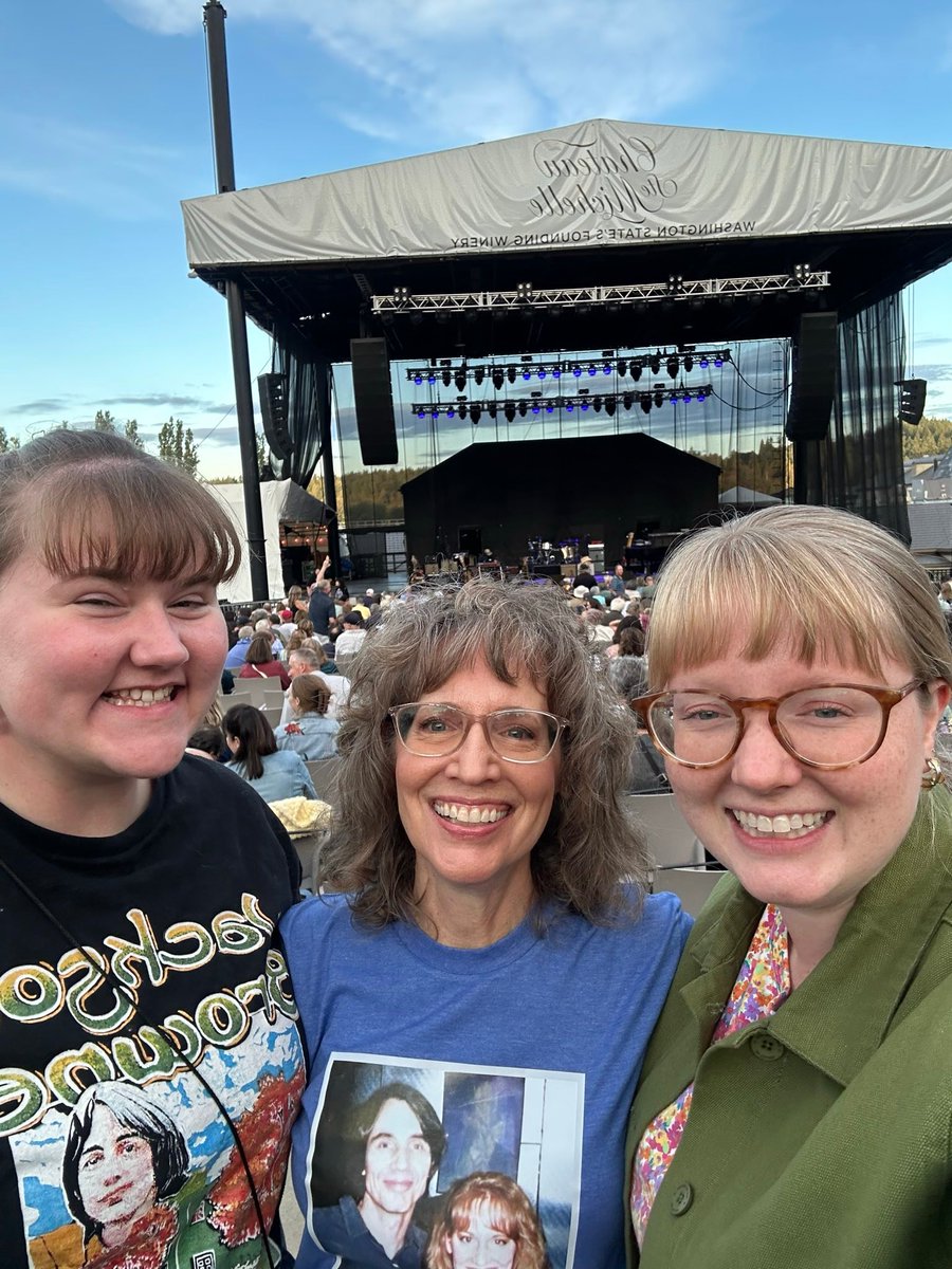 lserver362's tweet image. Sweetest show from the sweetest old man with the sweetest people in the sweetest place. Jackson Browne and my WA friends have my whole filled up heart 💖