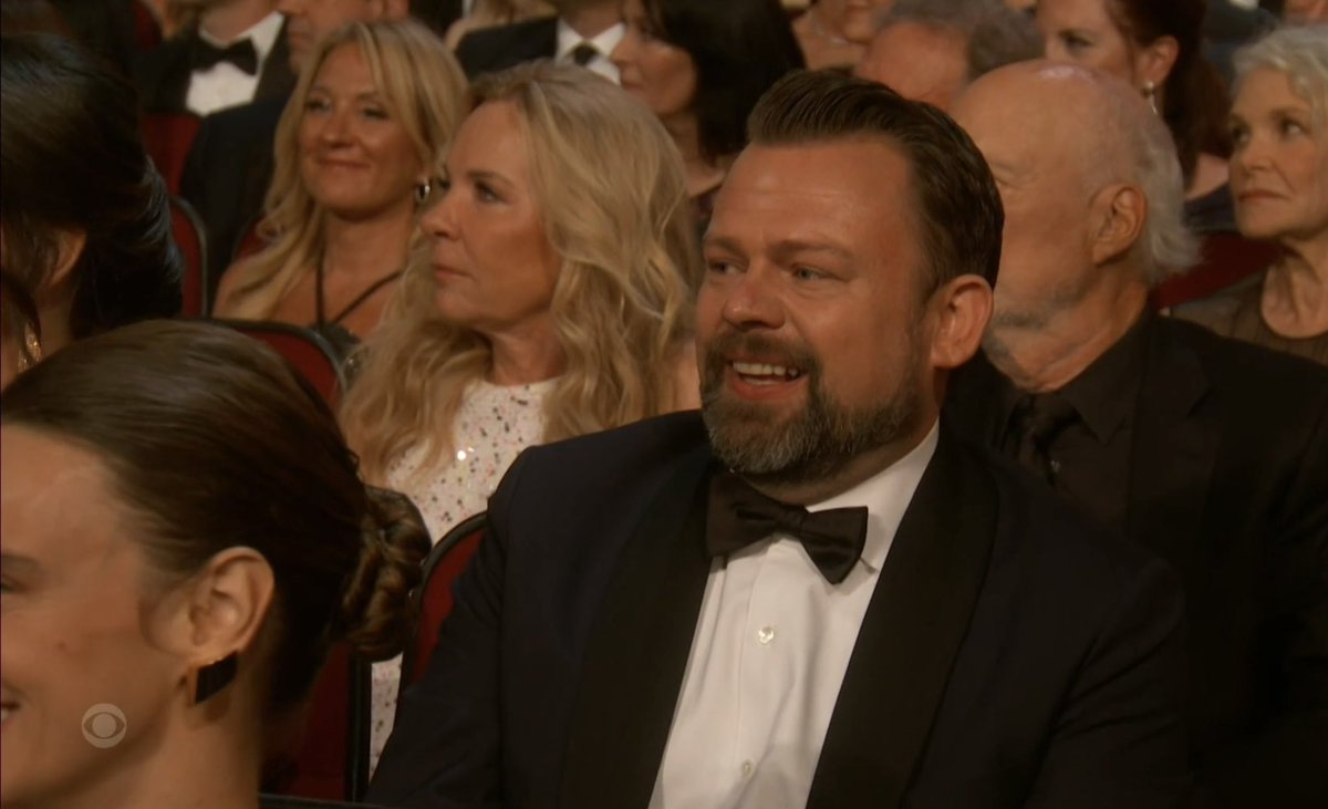 hellynaswife's tweet image. IM CRYING AT THE SEVERANCE PEOPLE TEARING UP AT BRITTS WIN