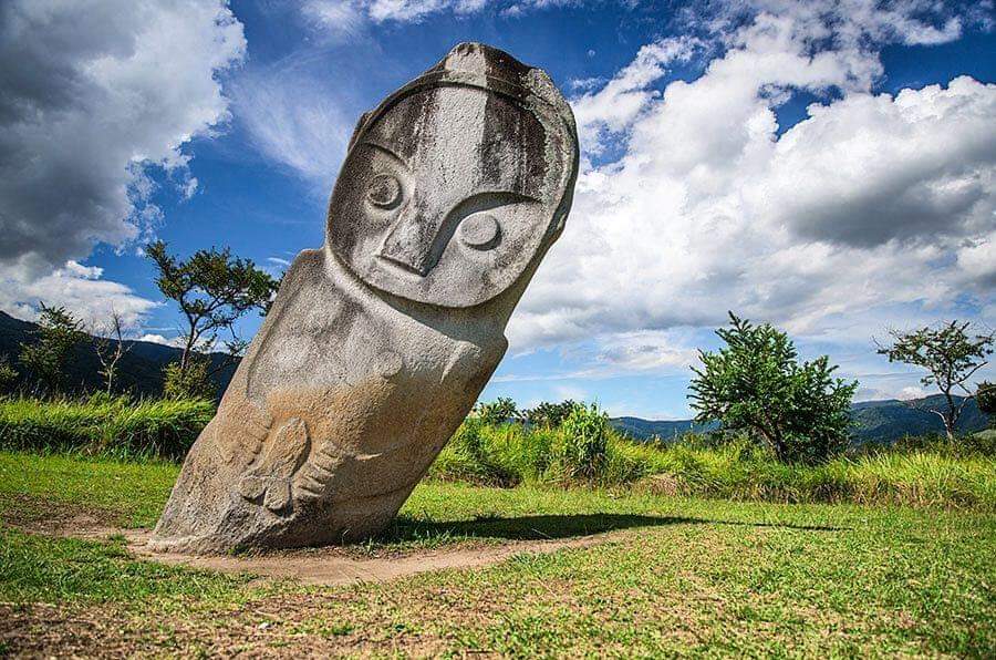 Megaliths of  Sulawesi, Indonesia 🇮🇩

Bada Valley in Central Sulawesi is world famous for its prehistoric relics from an ancient megalithic culture. Dozens of finely carved megaliths estimated to date back between 1,000 – 5,000 years are scattered across the valley.

There are