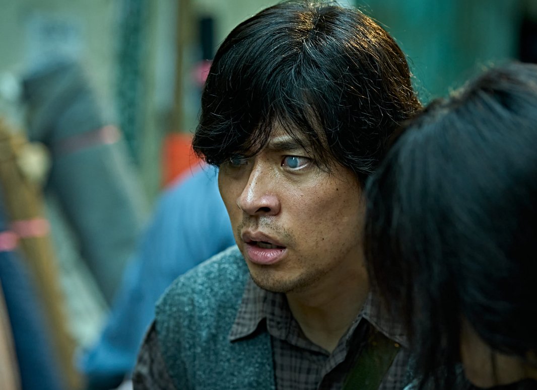CoreanBoxOffice's tweet photo. #KoreanBoxOffice WkdTop3 #DemonSlayerInfinityCastleArc $34.8m total / 4.47m total adm. #TheUgly $2.39m / 317k #F1TheMovie $38.6m / 5.04m https://t.co/HJTY57SAUz https://t.co/Jd3CVLUbmR