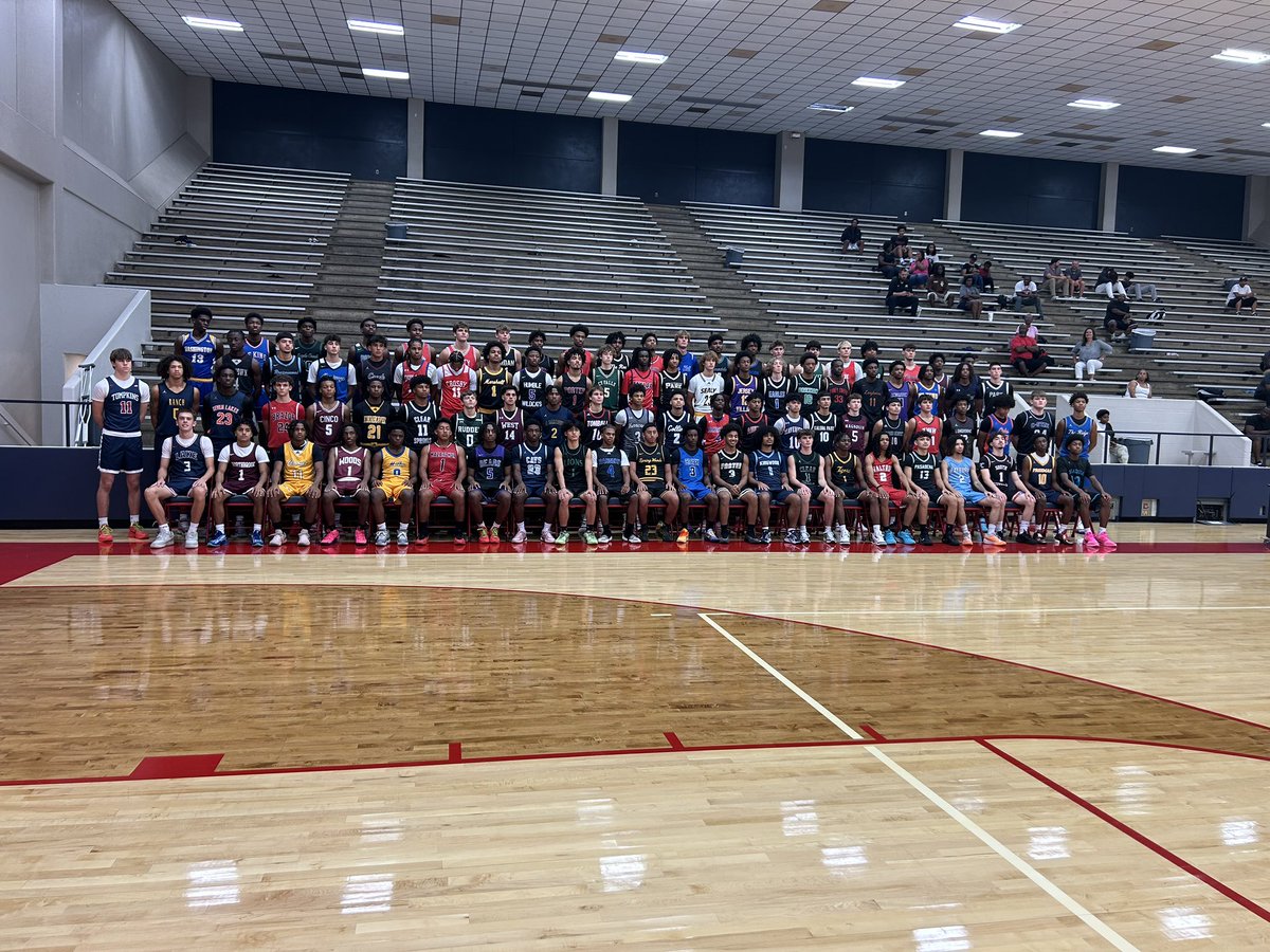 We see our seniors repping among the best in the City! District 24-6A! 

<a href="/CaloneCruz/">Cruz Calone</a> <a href="/ZerachScoville4/">Zerach Scoville</a> <a href="/carloscantu_11/">Carlos Cantu</a> @RodneysmithCS 

<a href="/NxtProHoops/">NXTPRO Hoops</a> <a href="/TexasHoopsGASO/">TexasHoops/GASO 🔗</a> <a href="/HABCA_/">Houston Area Basketball Coaches Association</a>