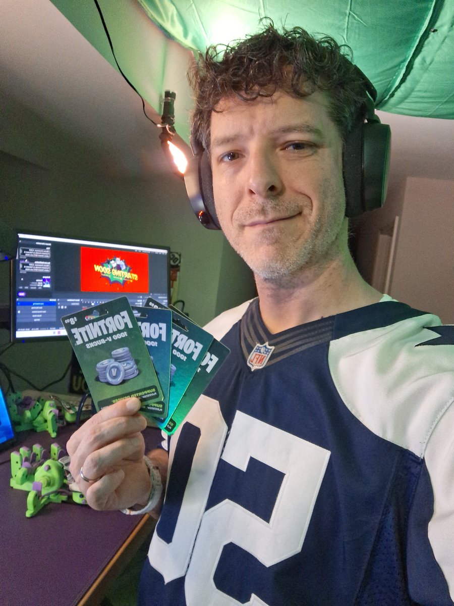 Fortnite
Vbucks
Giveaways
Twitch 
Right now
Link in bio
LFG