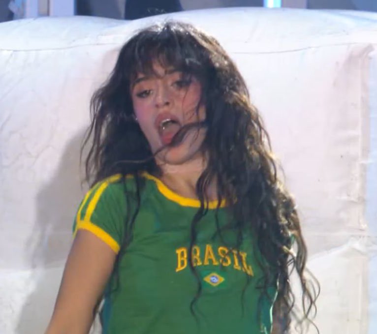 portalcamilabr's tweet photo. CAMILA CABELLO ❤️‍🔥🇧🇷 https://t.co/c9Ythg3sCV
