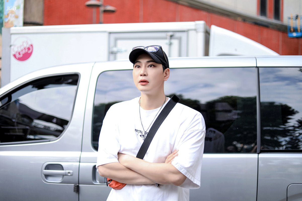 250914 뮤지컬 브로드웨이 42번가 퇴근길
장지후 배우님

당신은 세상을 구할 용사 입니다 X
나와 계약해서 마법소녀가 되어줘 X
오렌지 컬러 품절 됐대요 X
기타 등등 심각한 이야기 X

23렌트 때 콜린으로 본 오디션에 콜린으로 합격했다는 소리 O

🦉: (어리둥절심각)

#장지후