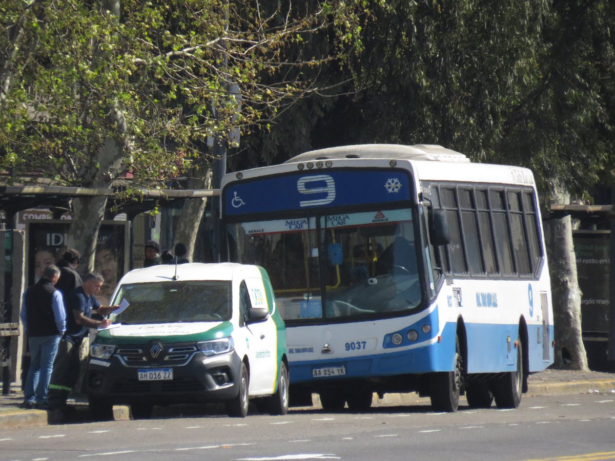 yanluu27's tweet image. #Elquedadodeldia uno por la mañana en Constitución (#linea9) y otro por la tarde en Sarandí (#linea148 que raro...)
.
@CiudadDeBondis @BondisYan