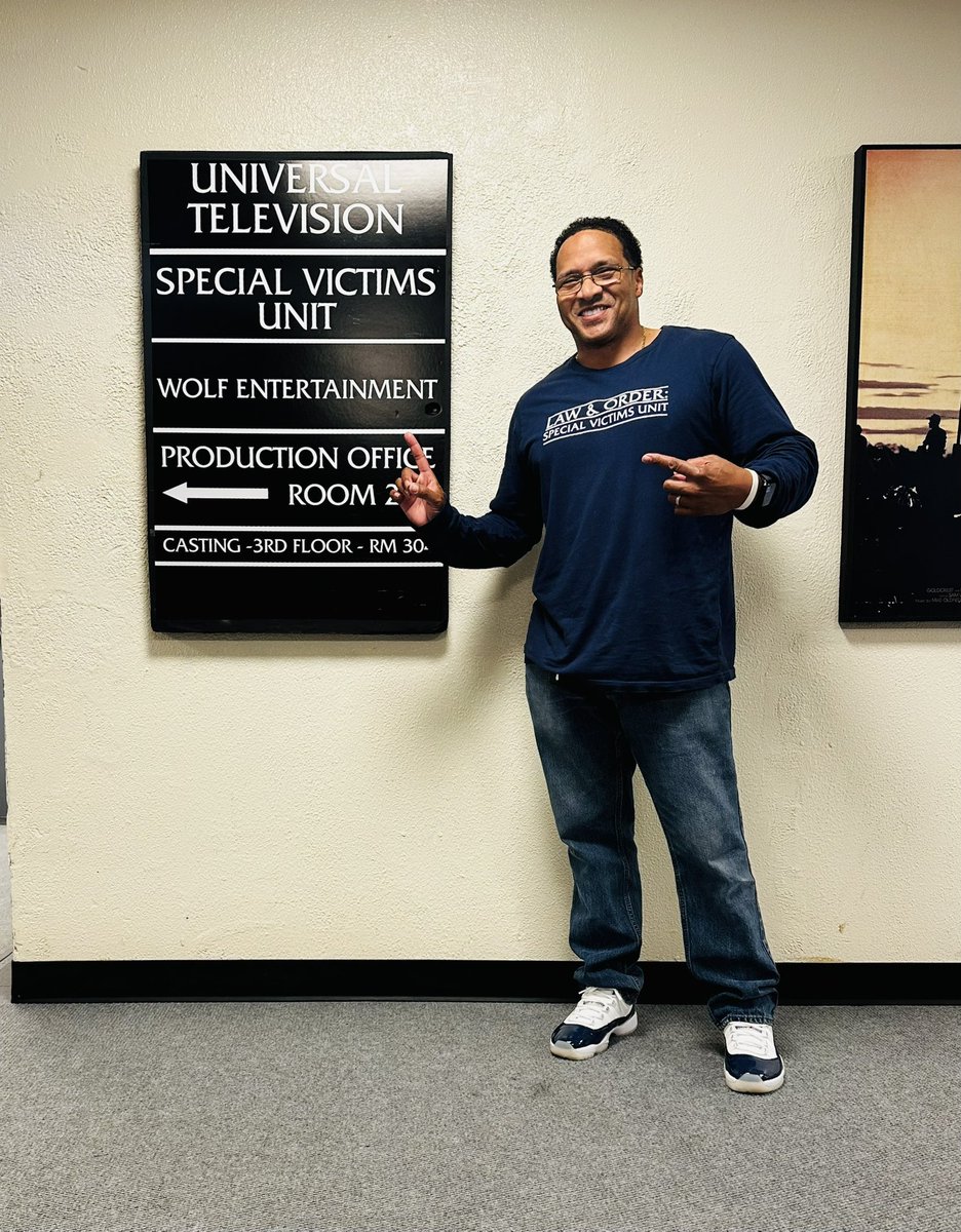 Carlducena's tweet image. Being back at Law &amp;amp; Order: Special Victims Unit studio in Manhattan fills me with gratitude &amp;amp; inspiration. 

So many unforgettable memories of working alongside amazing actors, producers, and crew—&amp;amp; I’m excited for the many opportunities ahead.

OWN THE ROOM BABY, 
OWN IT!!! 🙏🏽🔥