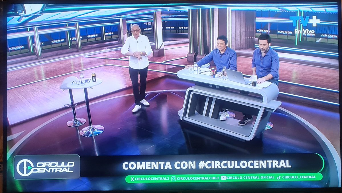 Ya viendo el Capítulo 27 de  #CirculoCentral junto a <a href="/Mauricioisra61/">Mauricio Israel</a> Cristian Arcos y <a href="/Msperiodista/">@msperiodista</a> con todo el análisis de lo que dejó el desolador Triunfo de la U ante Colocolo por la Supercopa