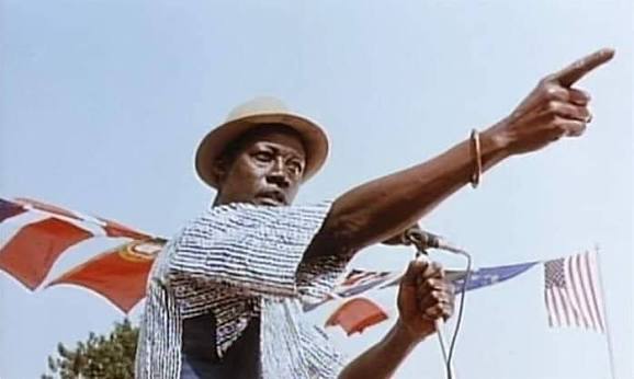 LeJusticier313's tweet image. 🚨Nous avons 2 choix : Ou les sénégalais investissent pour leur développement et leur enrichissement,
Ou on va continuer à tendre la main aux occidentaux comme des mendiants...
#Guelwaar

Le PM est toujours sur le #Projet🇸🇳