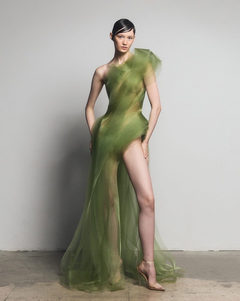 belldelagua's tweet image. LEVER คือชุดแบบลายเซ็นชัดมาก