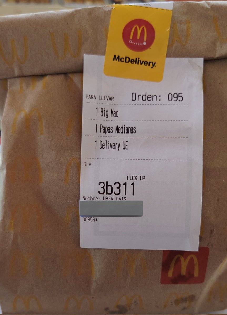 thearcher. Vengo a presumir que mi novia me mandó una big mac 😭😭