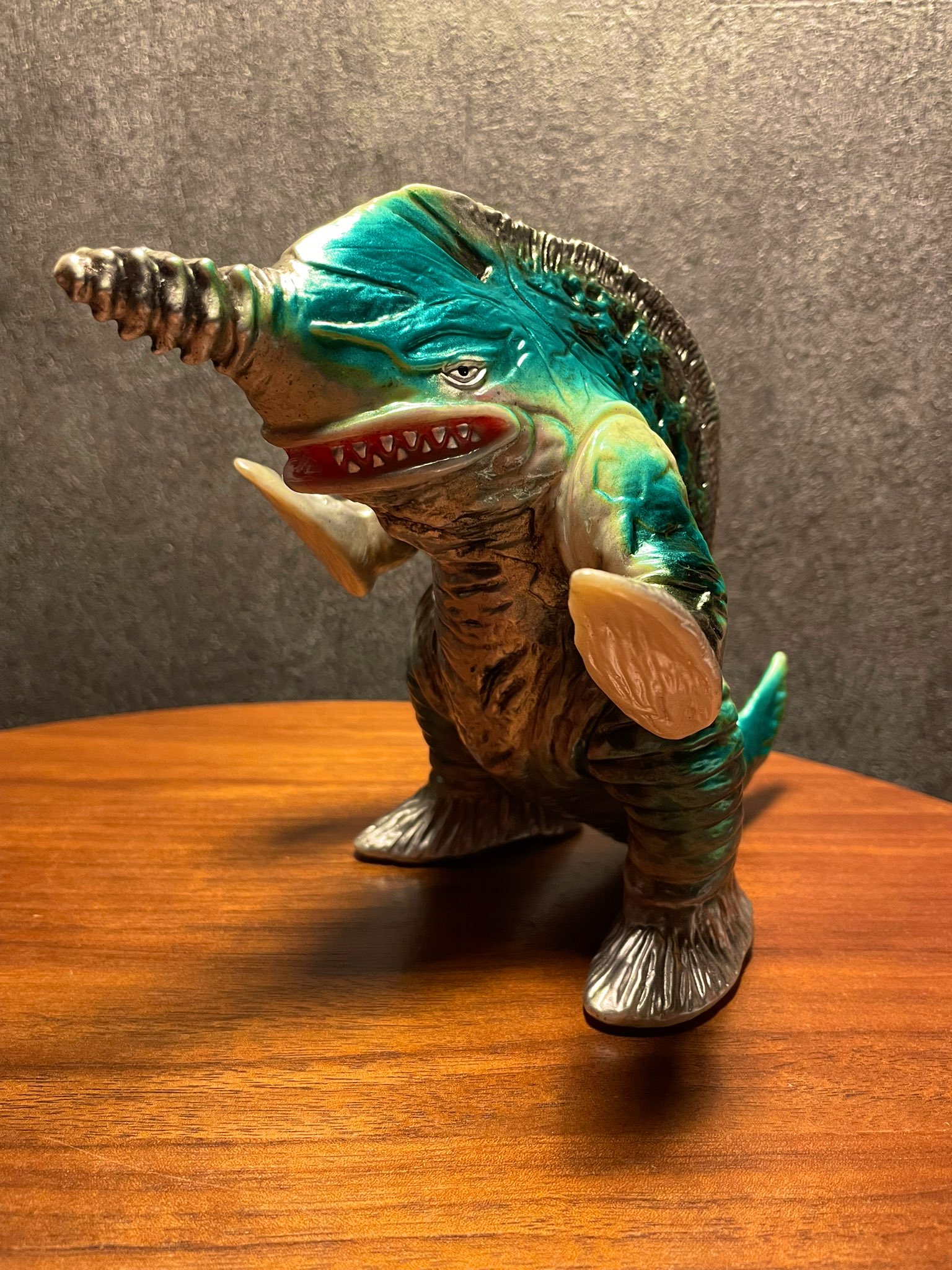 gumtaro 怪獣フィギュア ソフビ　二体セット 2017年12月15日からのOne up.中野ブロードウェイ店にて開催され