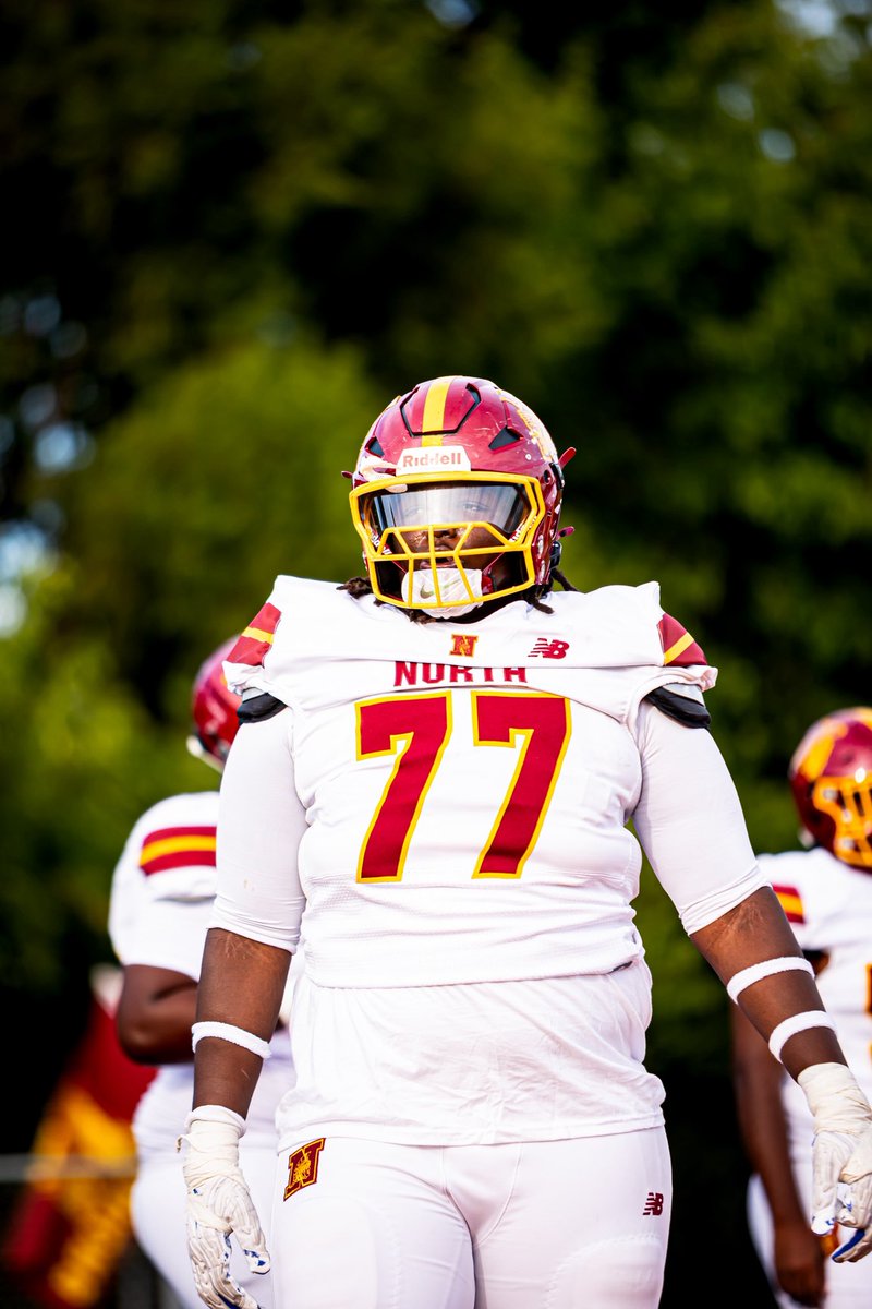 hudl.com/v/2SgXWZ Had a rough couple 3 games looking to bounce back this week. Got moved to tackle do to player injury. Week 2-4 Varsity Highlights.