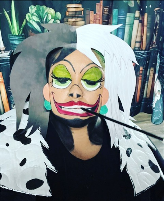 Walkndsastr_'s tweet photo. #CruellaCosplay #PettyAndProud #DalmatianDrama #cosplaygirl #cruella https://t.co/SMX9ghi9or