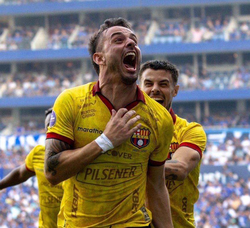 CUATRO clásicos se jugaron este año.
CUATRO ganó Barcelona.
CUATRO goles te comiste hoy.

¡CLASICO ES GANARTE!
