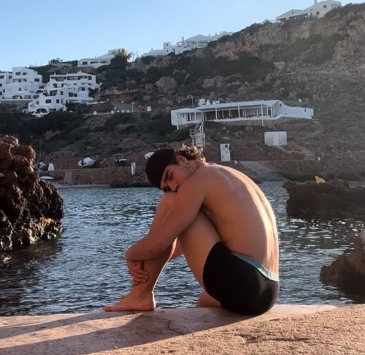 Ya empieza Ot,y este año no está nada mal,los cuatro que mas me ponen son ellos.
Quien os pone más de los 9 concursantes ???