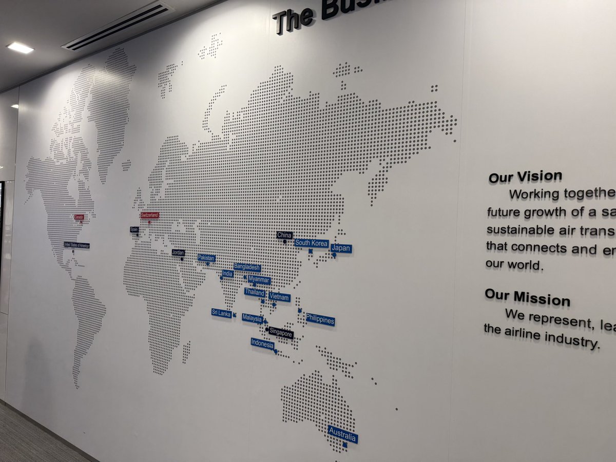 PaulaCortesC's tweet photo. Today from Singapore, at a global meeting with IATA representing Folatur and Wtaaa... how the global travel industry is growing.@IATA #Folatur #Wtaaa @AnatoNacional https://t.co/zpv1VRj9Wk