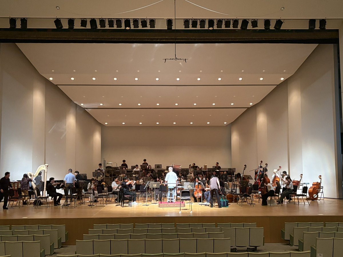 crephil's tweet photo. 第45回演奏会当日となりました🎶
当日席も十分余裕がございます✨️ご予約のない方もぜひお気軽にお越しくださいませ♪
※13:20より事前予約のお客様が優先入場、その後に当日席の入場をご案内します。

さて、これからステリハです…！
#調布市グリーンホール #スターウォーズ #全席自由 #入場無料 https://t.co/QDZTrpMRY0