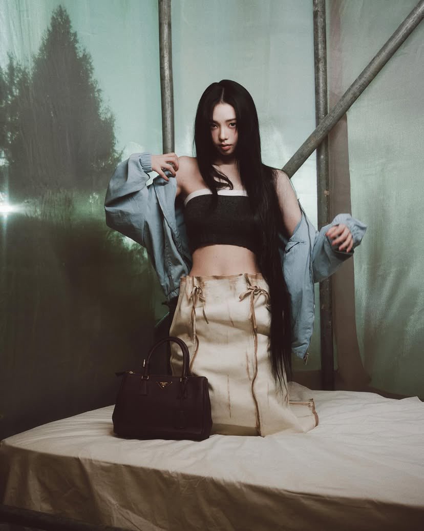 loveyupage's tweet photo. KARINA FOR DAZED KOREA 
#KARINAxPRADA

💙 i actually took inspiration from the  <haven't you heard? i'm sakamoto> animation for <good stuff>. *laughs* do you know that anime? the concept of this animation is really good. this student called "sakamoto" honestly seems so foolish but it is set up as a handsome character. so that's why everything that sakamoto does becomes a trend, and everything he does is portrayed in a cool way. seeing this kind of setting made it both funny and upsetting. 
💙 i can't start writing on lyrics if i haven't decided on the story (of the song) beforehand. so that's why, i took that inspiration as the starting point, "i am pretty so you would want to follow me, don't you? then follow me. lets do it together. lets have fun together", i decided on this kind of concept (for the song). i incorporated the feeling of "i hope there's a lot of people who wants to follow me as much as that". and the reason why student is the concept of the stage is because of this as well.