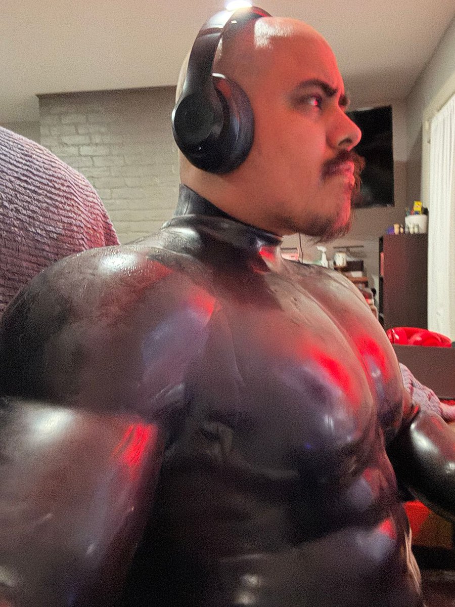 Shiny stream part 2 !! Come drone up with me and chill while we play some silly games for a while! Going live now with some buddies! 

Join the collective!! 

twitch.tv/buffbullmac