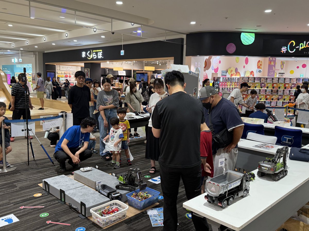 Stoneman_ISHIO's tweet image. 重機体験が大盛況すぎる！！
建設業のポテンシャル感じる！！