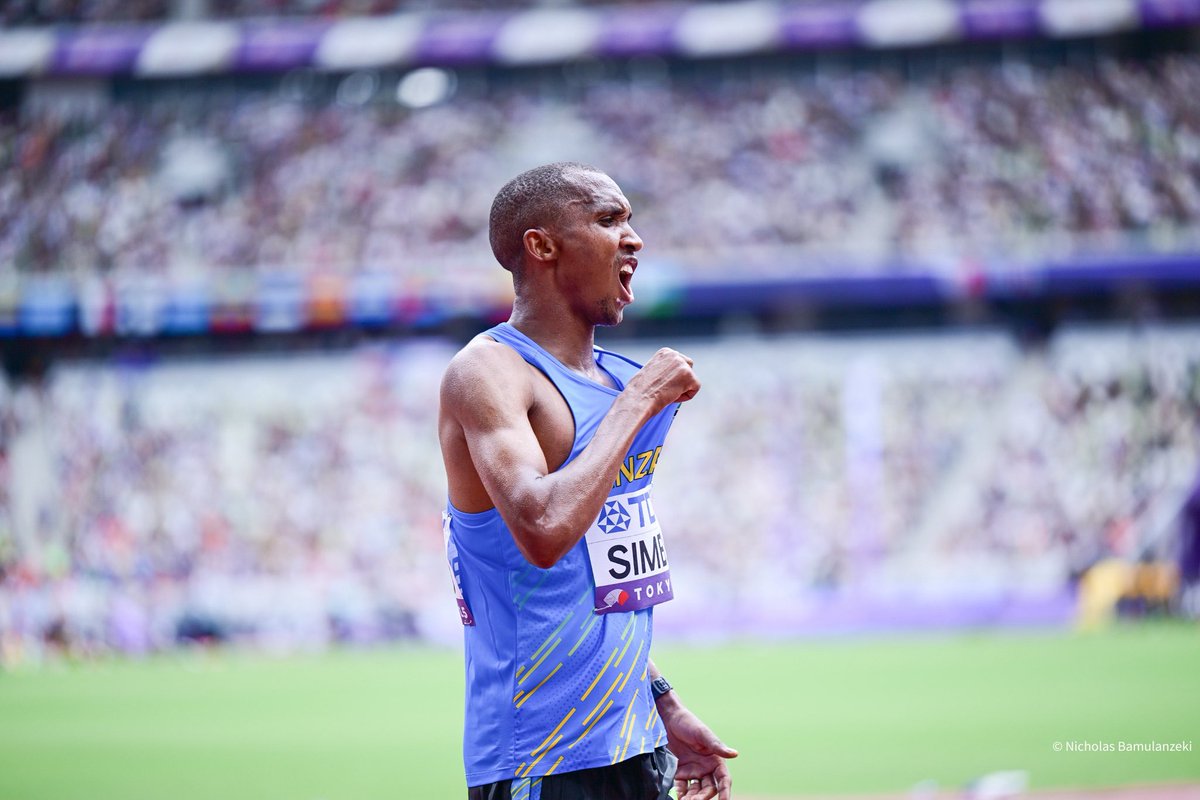 UbaloziJapan's tweet photo. 🇹🇿🇹🇿🇹🇿🇹🇿🇹🇿
Mwanariadha wa Tanzania, Bw. Alphonce Simbu, ameibuka mshindi wa kwanza katika mashindano ya World Athletics Championship 2025, kwenye mbio za Marathon (KM 42) zilizofanyika jijini Tokyo, Japan.

Mashindano hayo yalihusisha zaidi ya wanariadha 90 kutoka mataifa mbalimbali duniani, ambapo ushindi huu umeweka historia na kuipeperusha vyema bendera ya Tanzania katika anga la michezo ya kimataifa.

🇹🇿🇹🇿🇹🇿🇹🇿🇹🇿