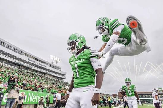 ColtonRoberson4's tweet photo. After a great conversation with @CoachRSmith1 I’m blessed to announce I have received my first division 1 offer!! #HerdNation
#AGTG✝️

@CoachTonyGibson 
@CoachRod_McD @GunterBrewer @Coach_BMcClain @KeyPlayerNation @MetroNewsSports @CoalfieldsCo @PrepRedzoneWV @247recruiting https://t.co/iMvPPAnqvr