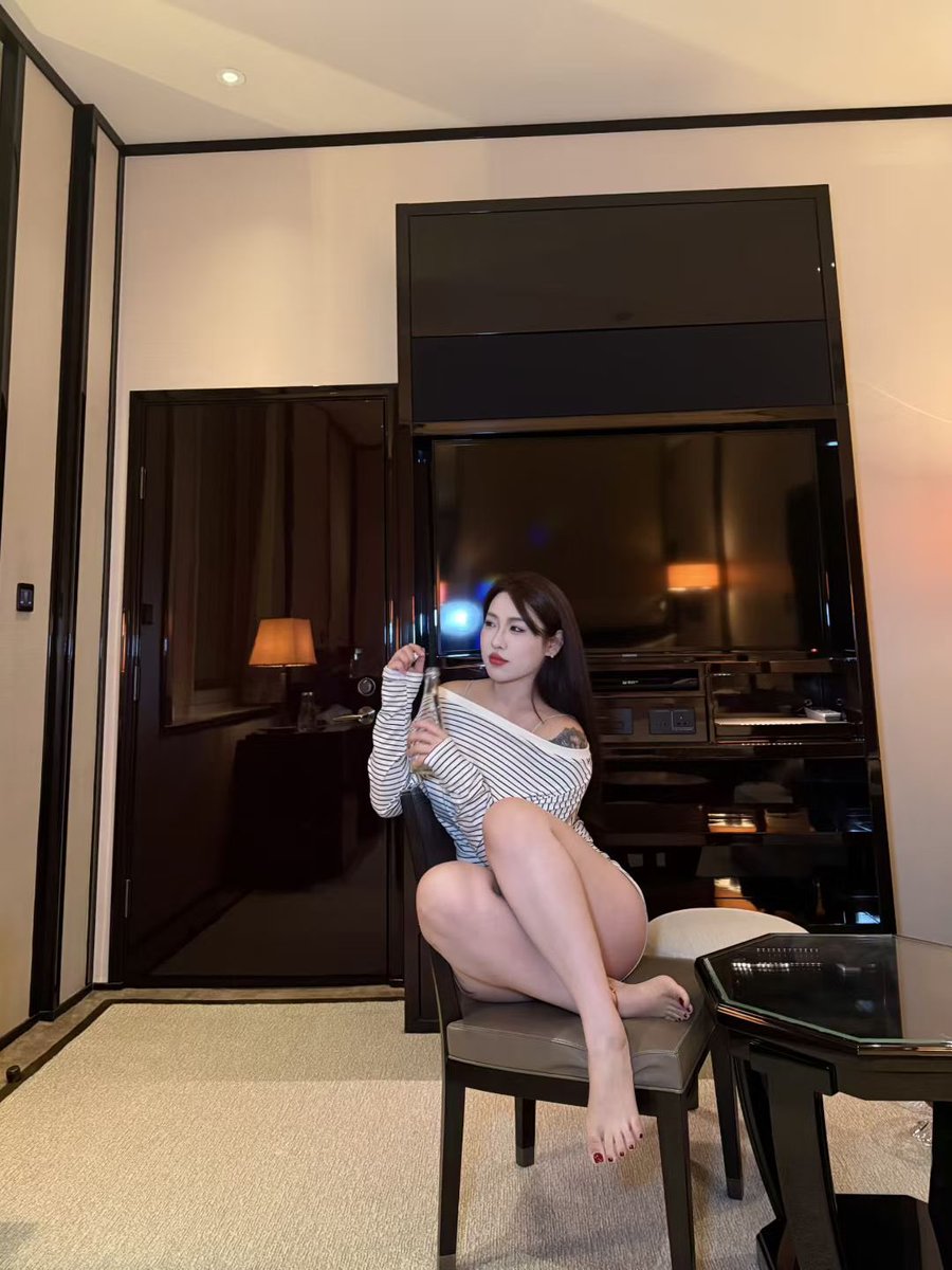ling1127405's tweet photo. 𝗛𝗼𝗻𝗴 𝗞𝗼𝗻𝗴 https://t.co/nYwzfHzk8p