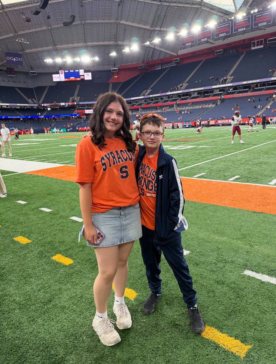 AdriannaCondrad's tweet photo. Thank you @CuseSB for an awesome official visit this weekend! Loved getting to learn what cuse is all about! Go Orange 🍊
@sdoepking11 @CoachSydSUSB @CoachTravisOwen @16GloryNational https://t.co/uRaIjloO6J