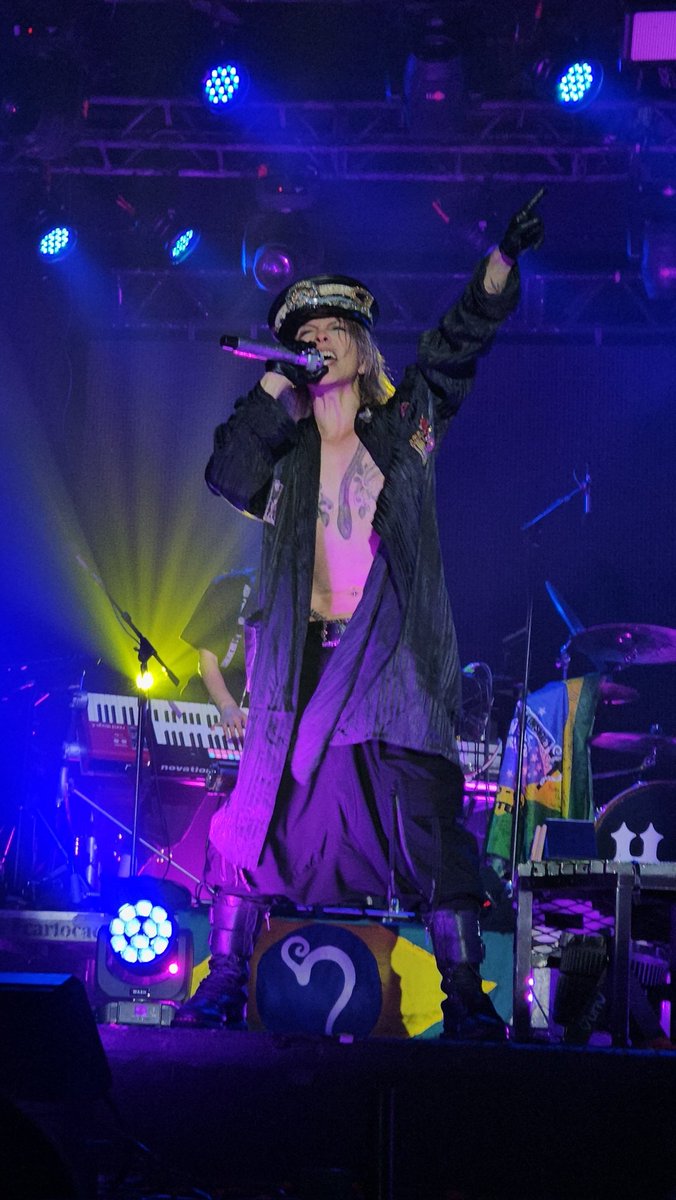 HE'S REALLLL😭😭😭😭
#HYDE #HYDEINSIDELIVE2025WORLDTOUR