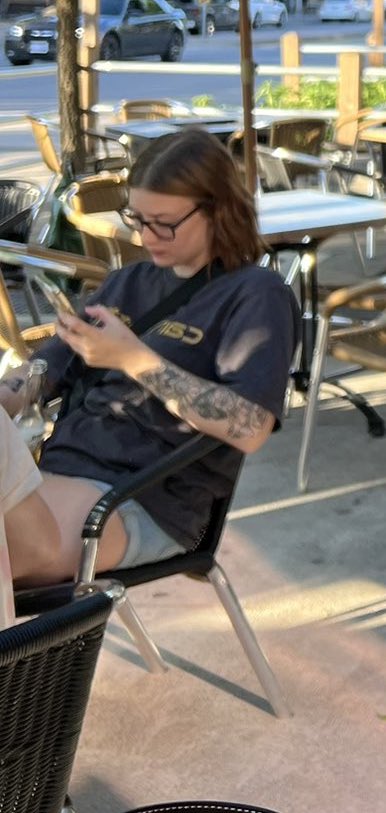 luniv21's tweet photo. Yea yea that’s nice and all but what’s her @??? https://t.co/SQ8Nwn5i3c