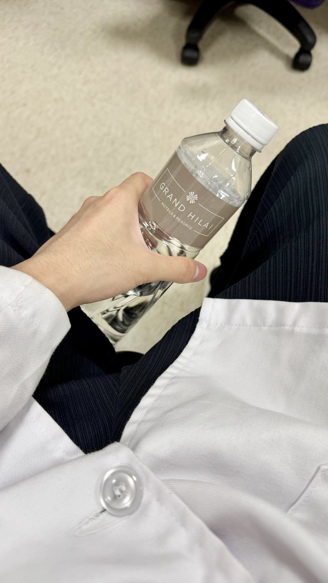K19980208's tweet photo. 週一醫院一堆事 想做愛了 https://t.co/YUnaNO5gDT