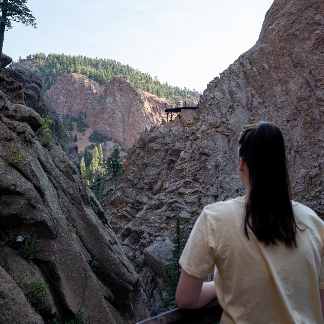 seven_falls's tweet photo. Morning views as the light starts to touch the walls of the canyon. ​

#SevenFalls #Colorado #Canyon https://t.co/hQCT9qAxh1