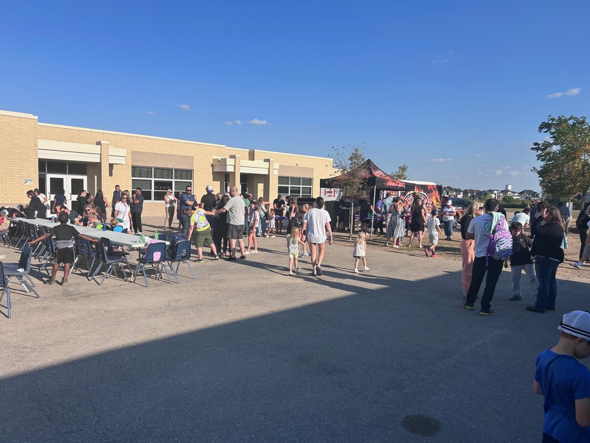 Thanks to all of the families who stopped in to our Meet the Staff event last week.  It was great to connect with everyone and celebrate the new school year!