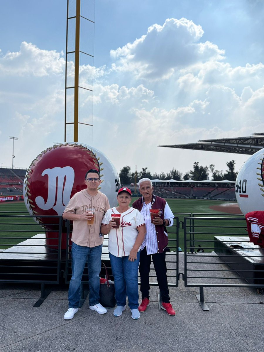 edwinsillo's tweet photo. Son los mejores narradores, saludos desde Cd. Altamirano Guerrero, puedes mandar saludos a mi papa Doctor Maximiano Calixto hasta aca los seguimos, somos Diablos @pepesegarra @pepesegarra @pepesegarra @pepesegarra @pepesegarra @pepesegarra @pepesegarra @pepesegarra https://t.co/NWoZ8h34F7