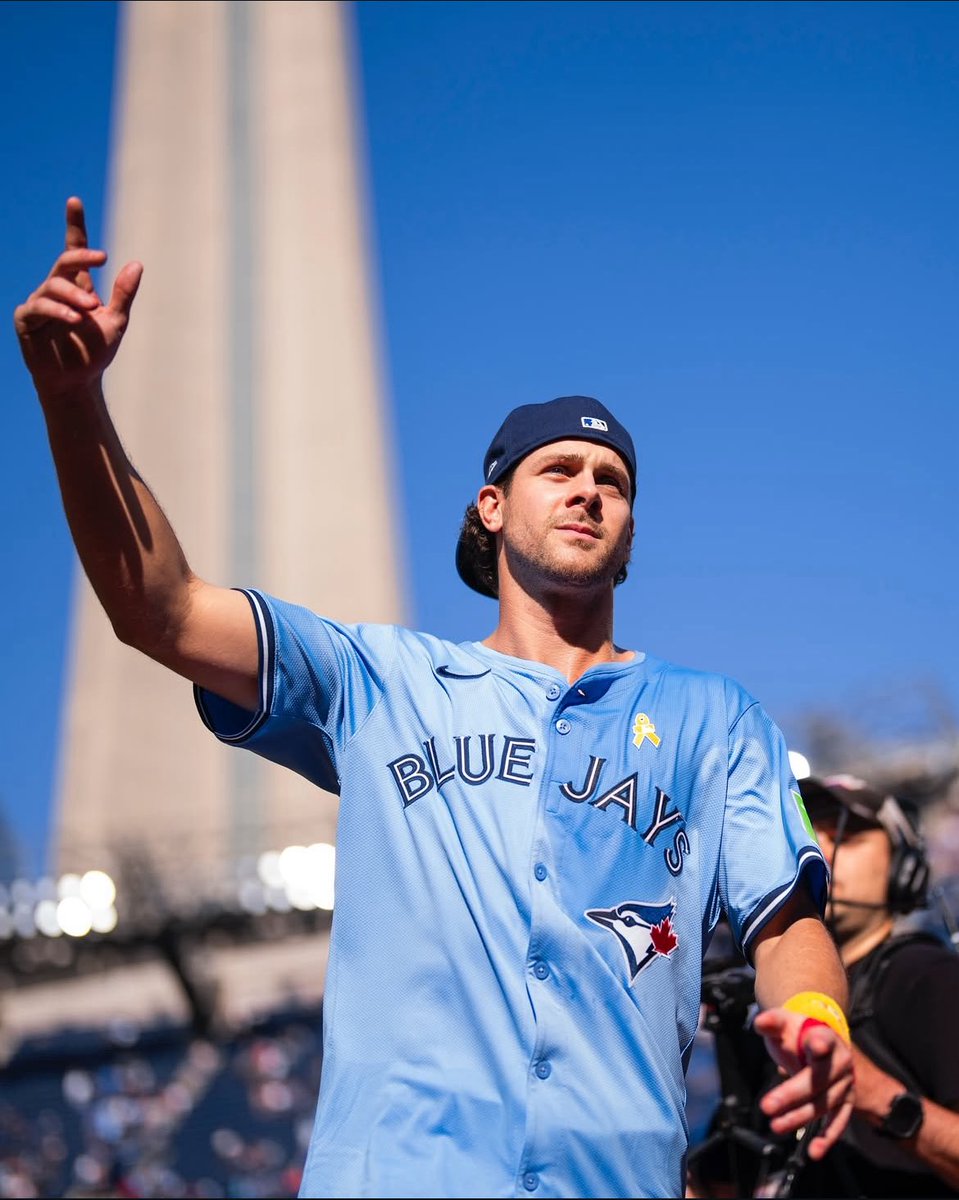 mrbrightlights_'s tweet image. #bangout