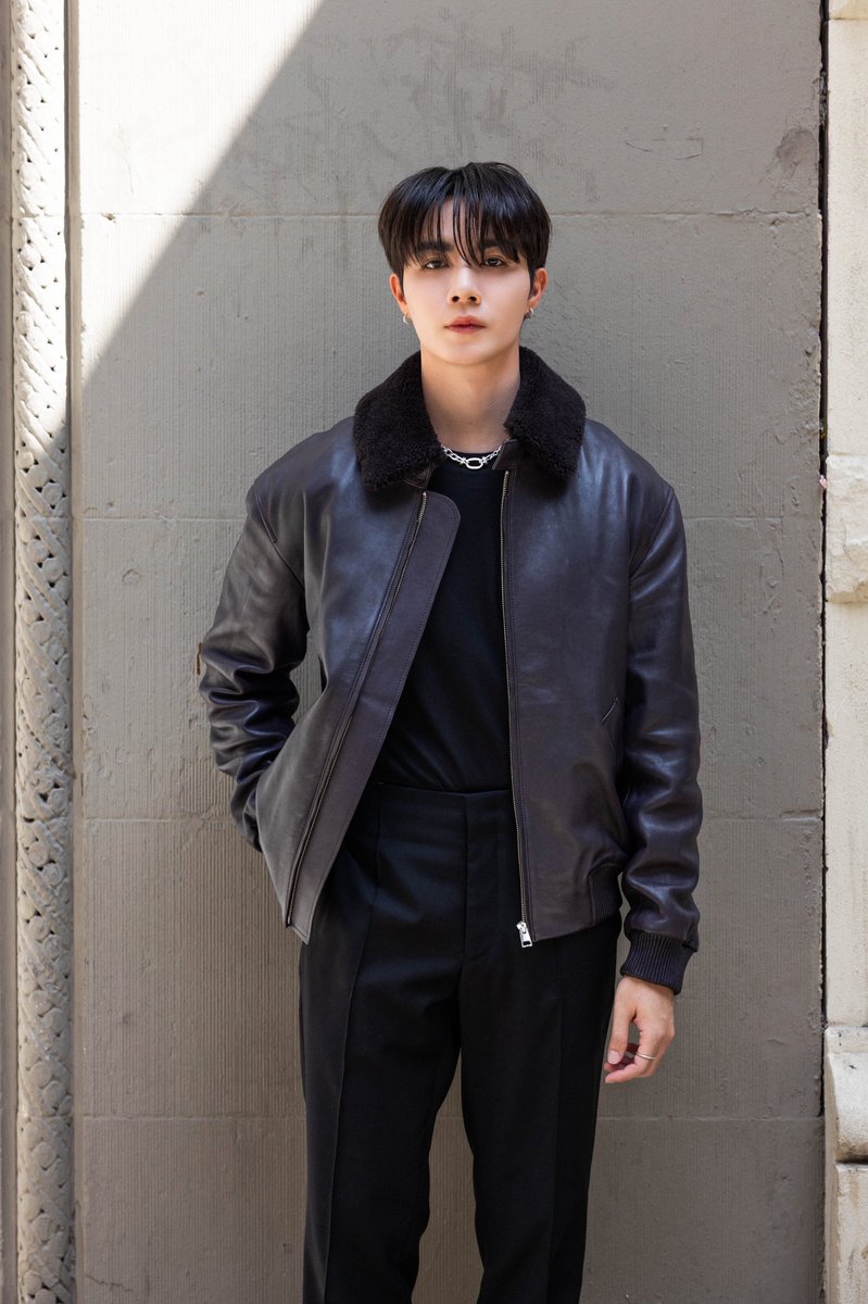 COS AW25, an unforgettable New York Fashion Week moment 🖤

ZEEPRUK AT NYFW AW25
#COSAW25
#COSThailand
#COSAW2025xZEE